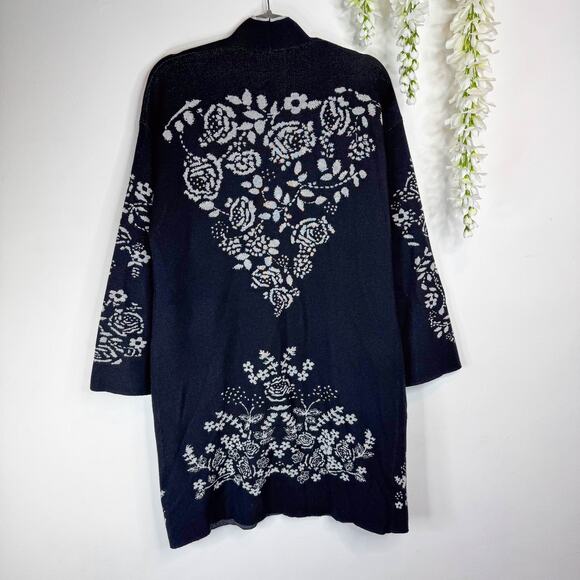 BCBG MAXSPORT Intarsia Cardigan Duster floral heart wool - Picture 2 of 11